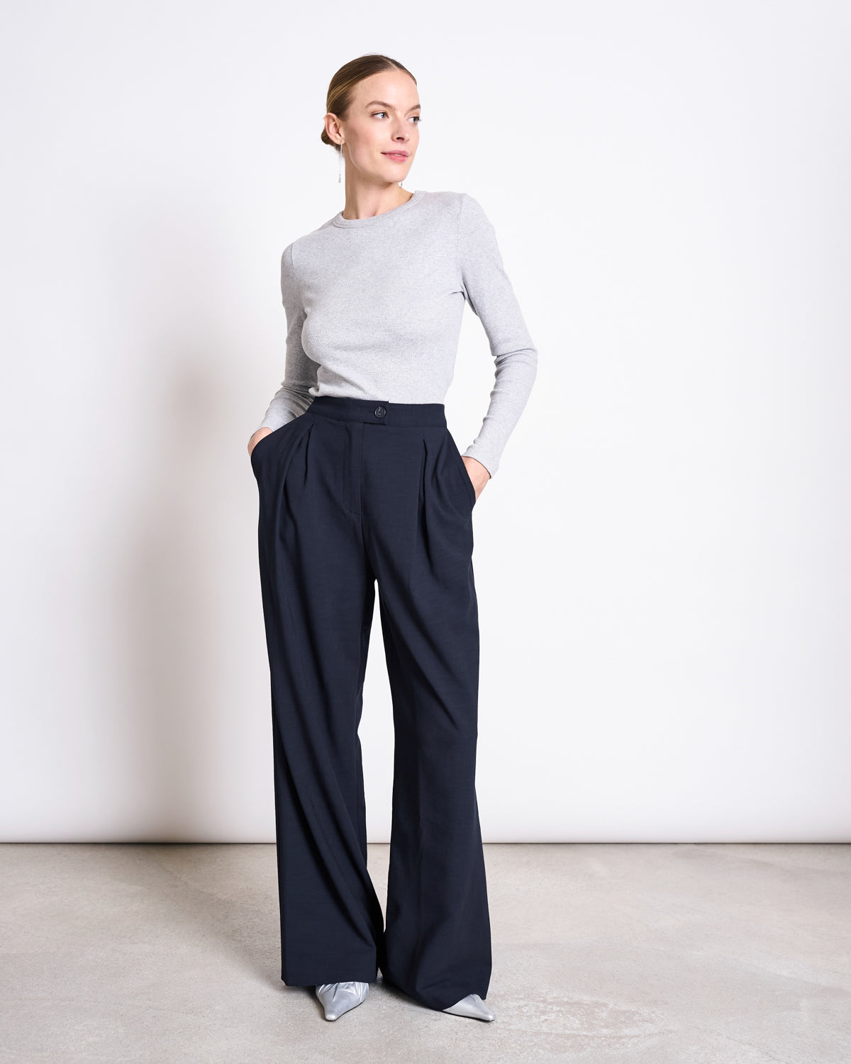 JAN N JUNE - NIVA Pleated Wide Pants nightfall - WERTE FREUNDE
