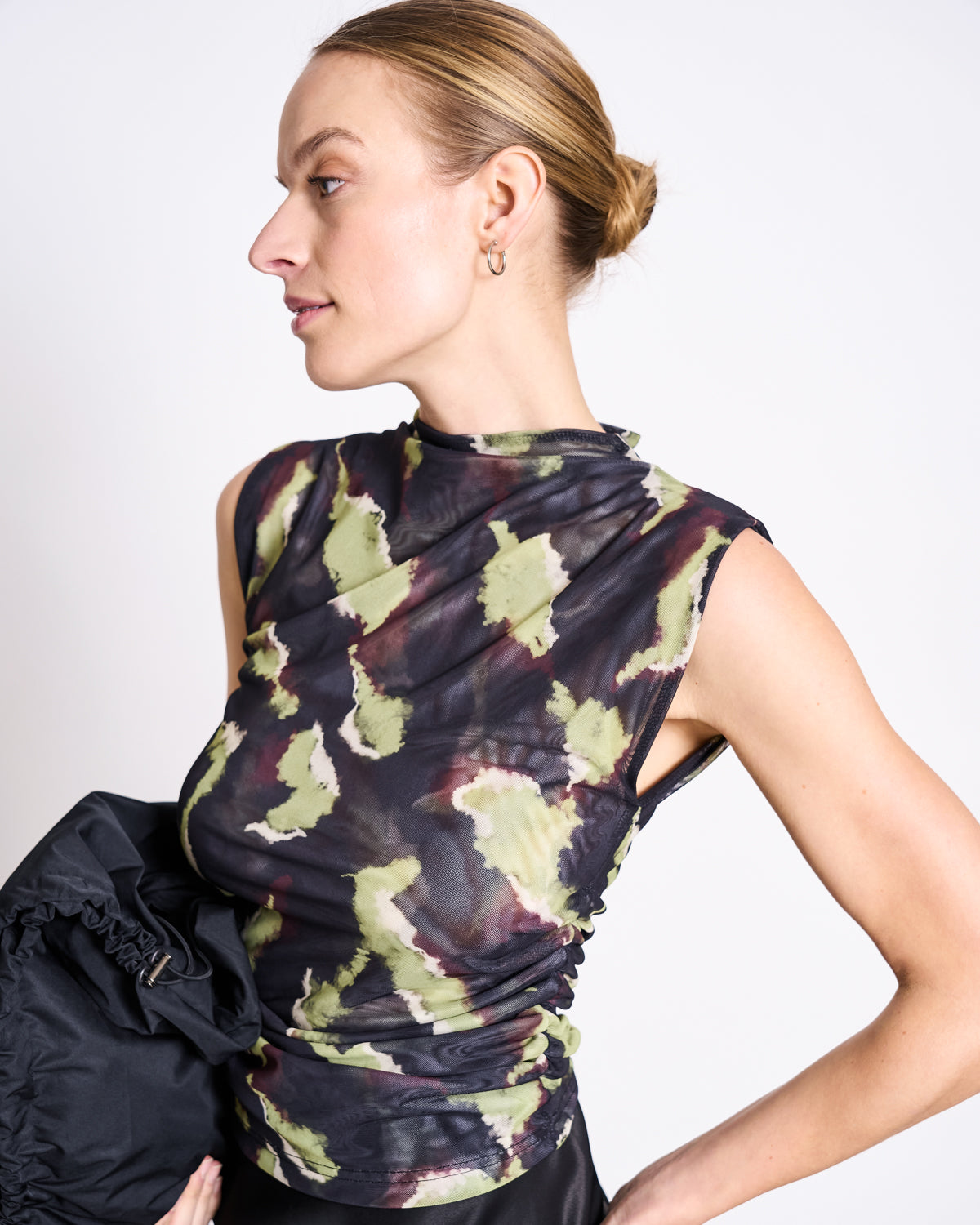 JAN N JUNE - LAGUNA Ruffle Mesh Top mossfire - WERTE FREUNDE