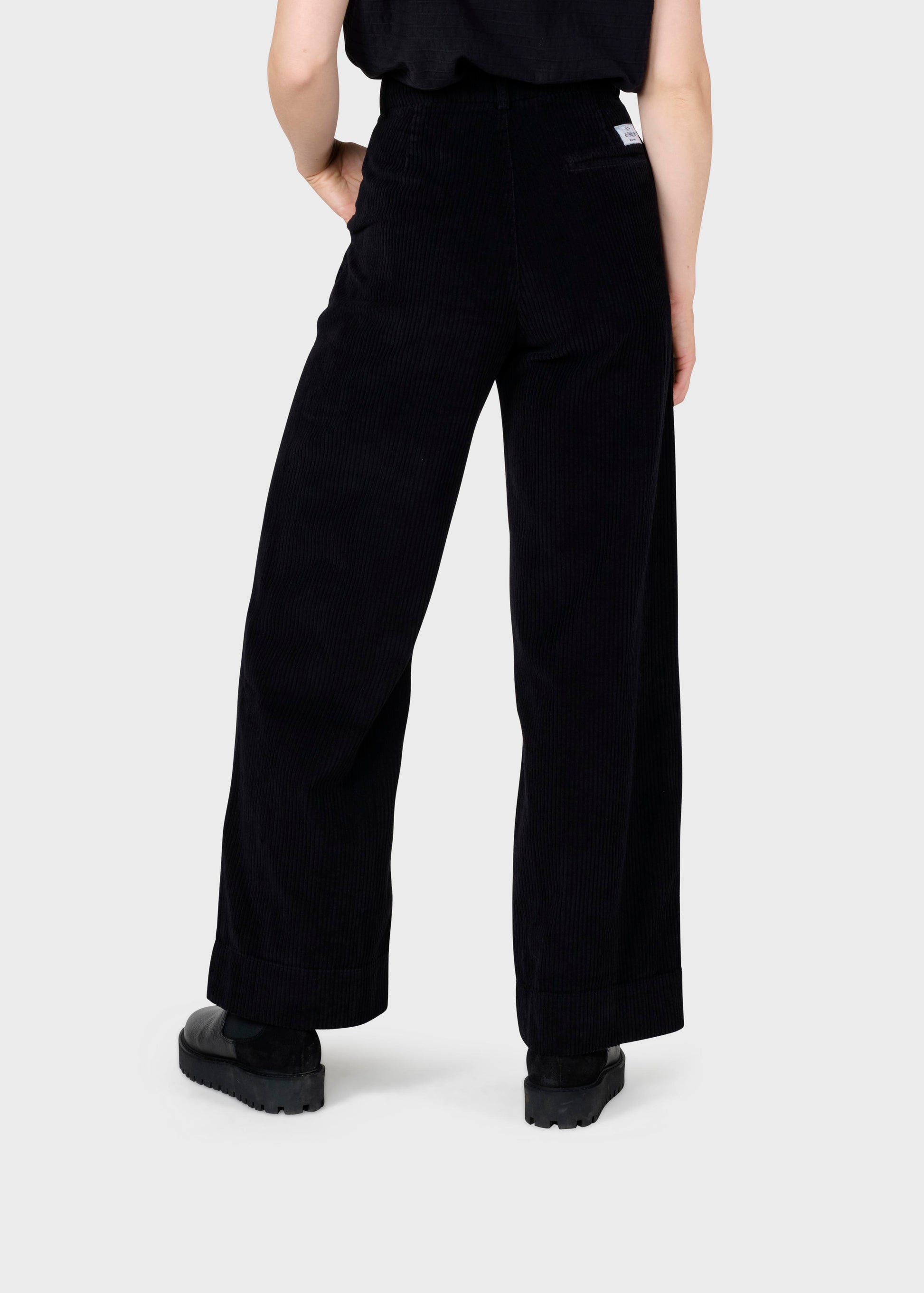 Klitmøller - Lydia jumbo corduroy pants Black - WERTE FREUNDE