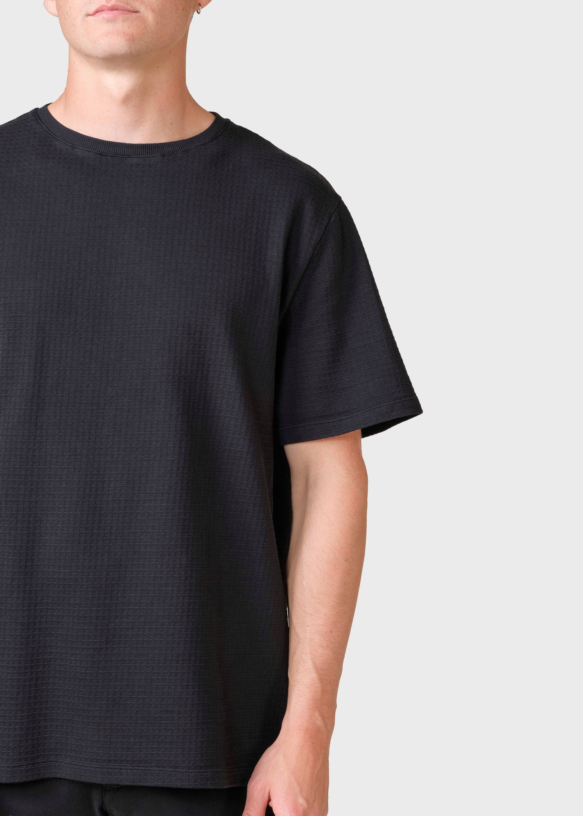 Klitmøller - Mens boxy structure tee Black - WERTE FREUNDE