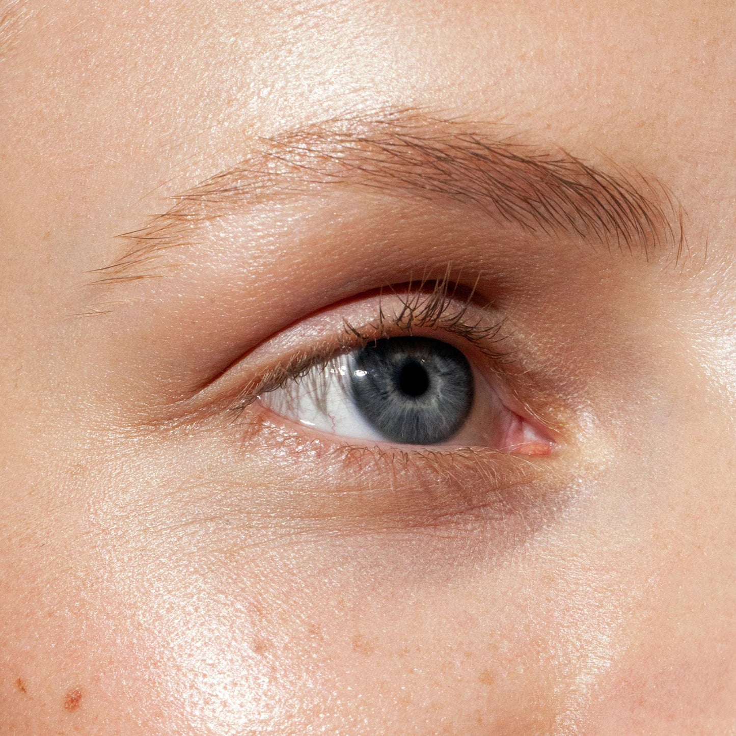 MADARA - THE BROW PENCIL 1g - WERTE FREUNDE