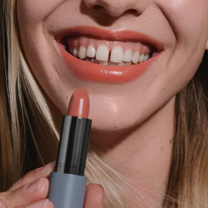 MADARA - VELVET WEAR Matte Cream Lipstick 3,8g - WERTE FREUNDE