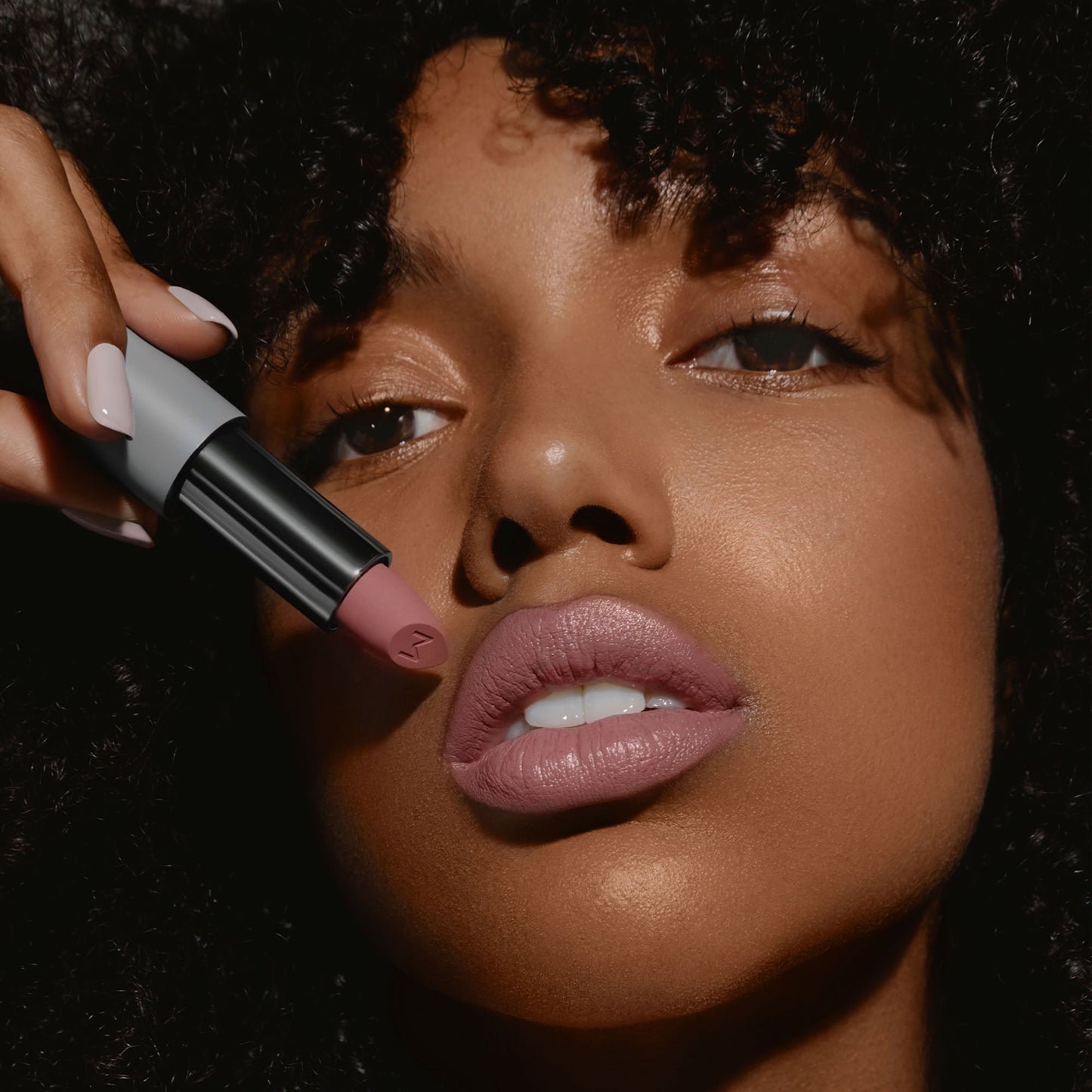 MADARA - VELVET WEAR Matte Cream Lipstick 3,8g - WERTE FREUNDE