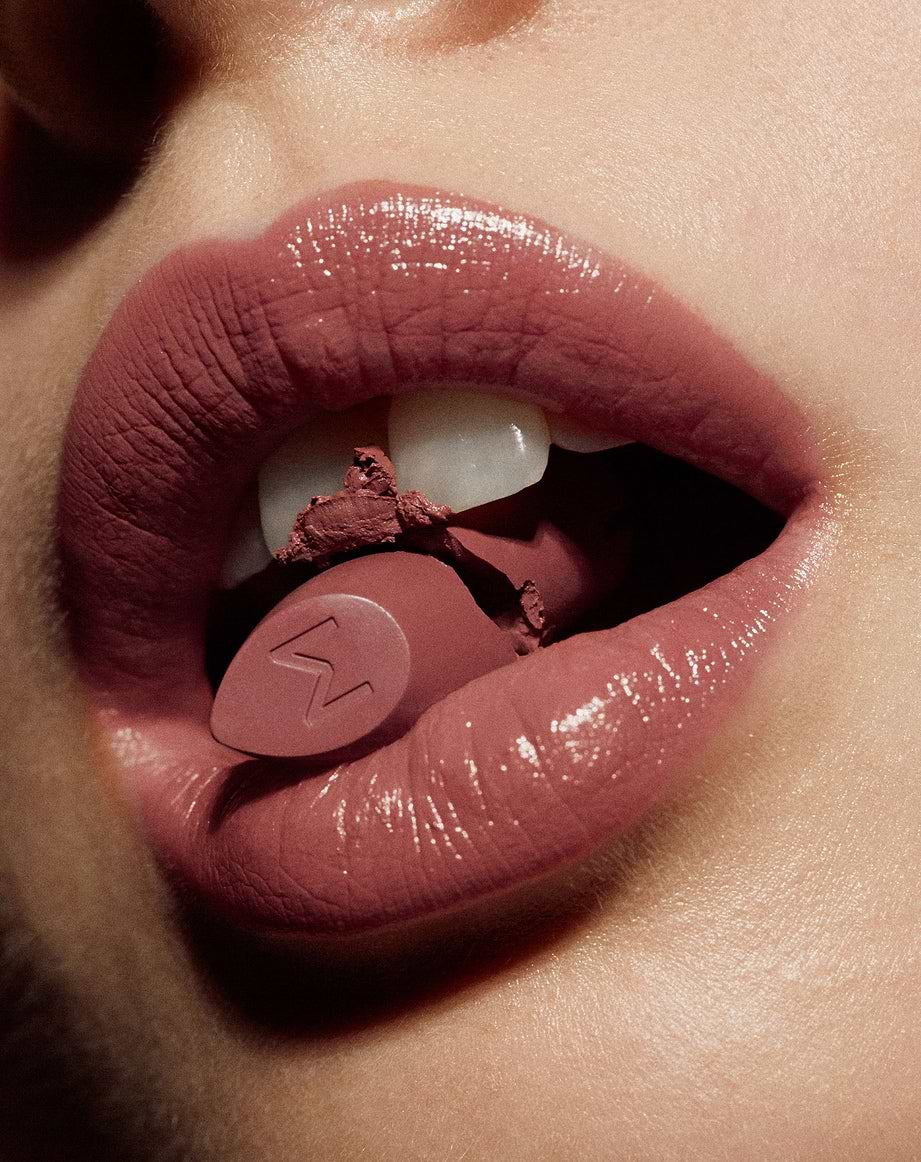 MADARA - DAZZLE NIGHTS Glänzender Lippenstift 3,8g - WERTE FREUNDE