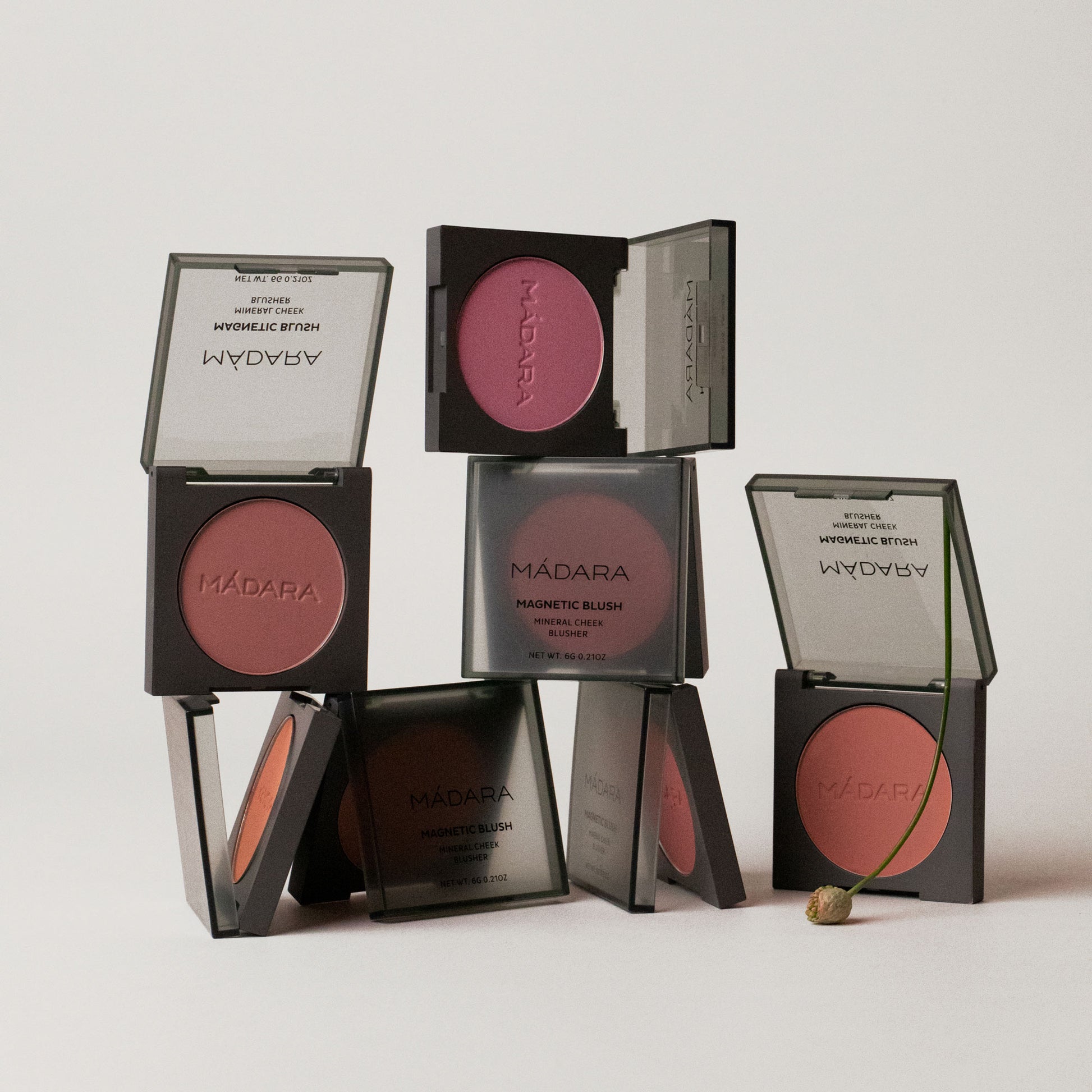 MADARA - MAGNETIC BLUSH mineral blush 6g - WERTE FREUNDE
