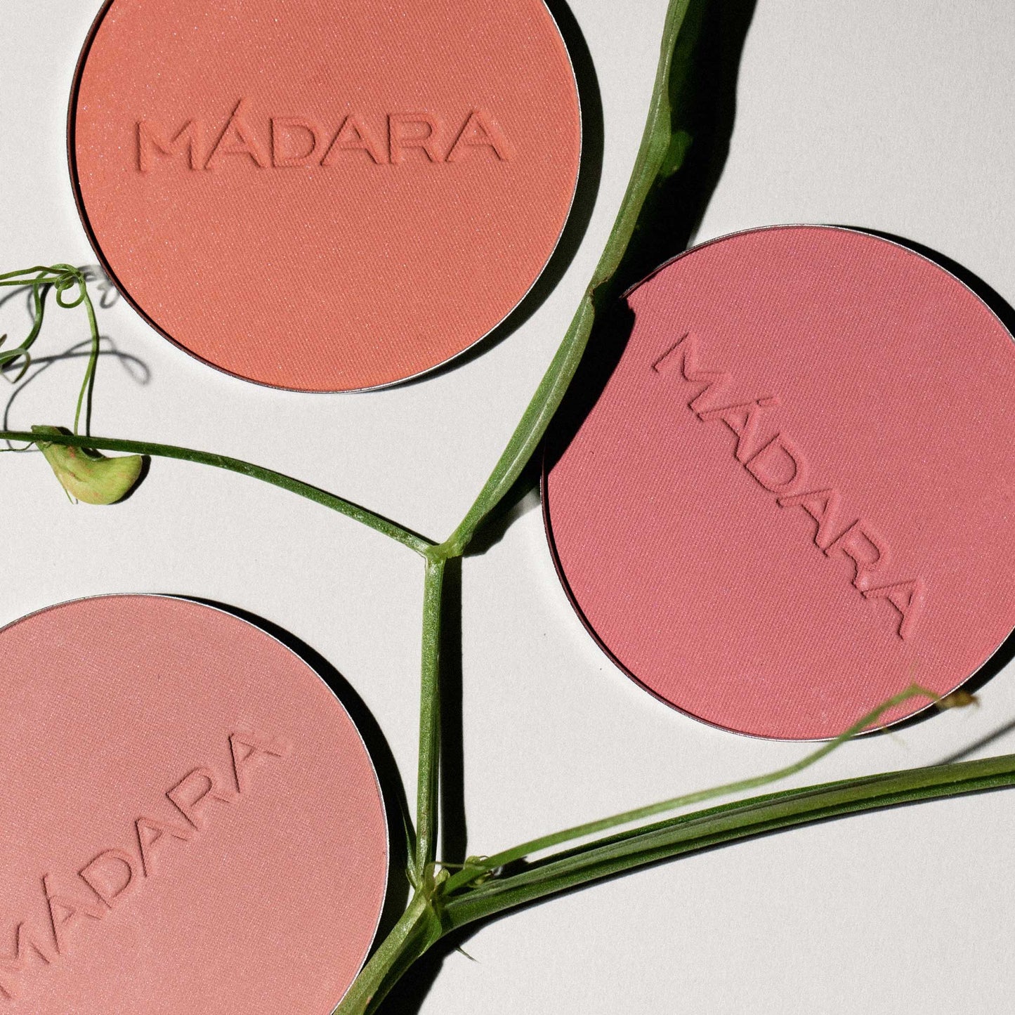 MADARA - MAGNETIC BLUSH mineral blush 6g - WERTE FREUNDE