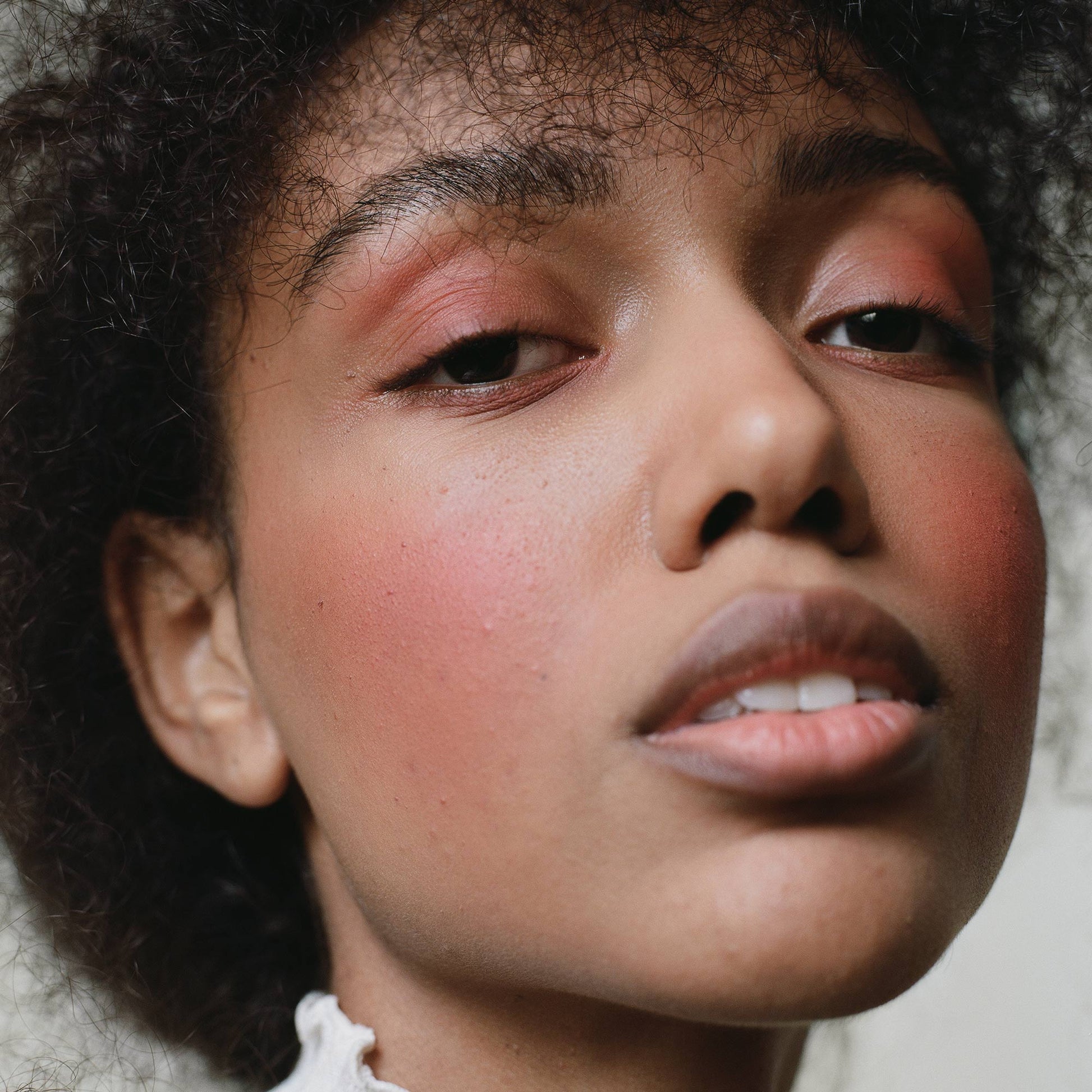 MADARA - MAGNETIC BLUSH mineral blush 6g - WERTE FREUNDE