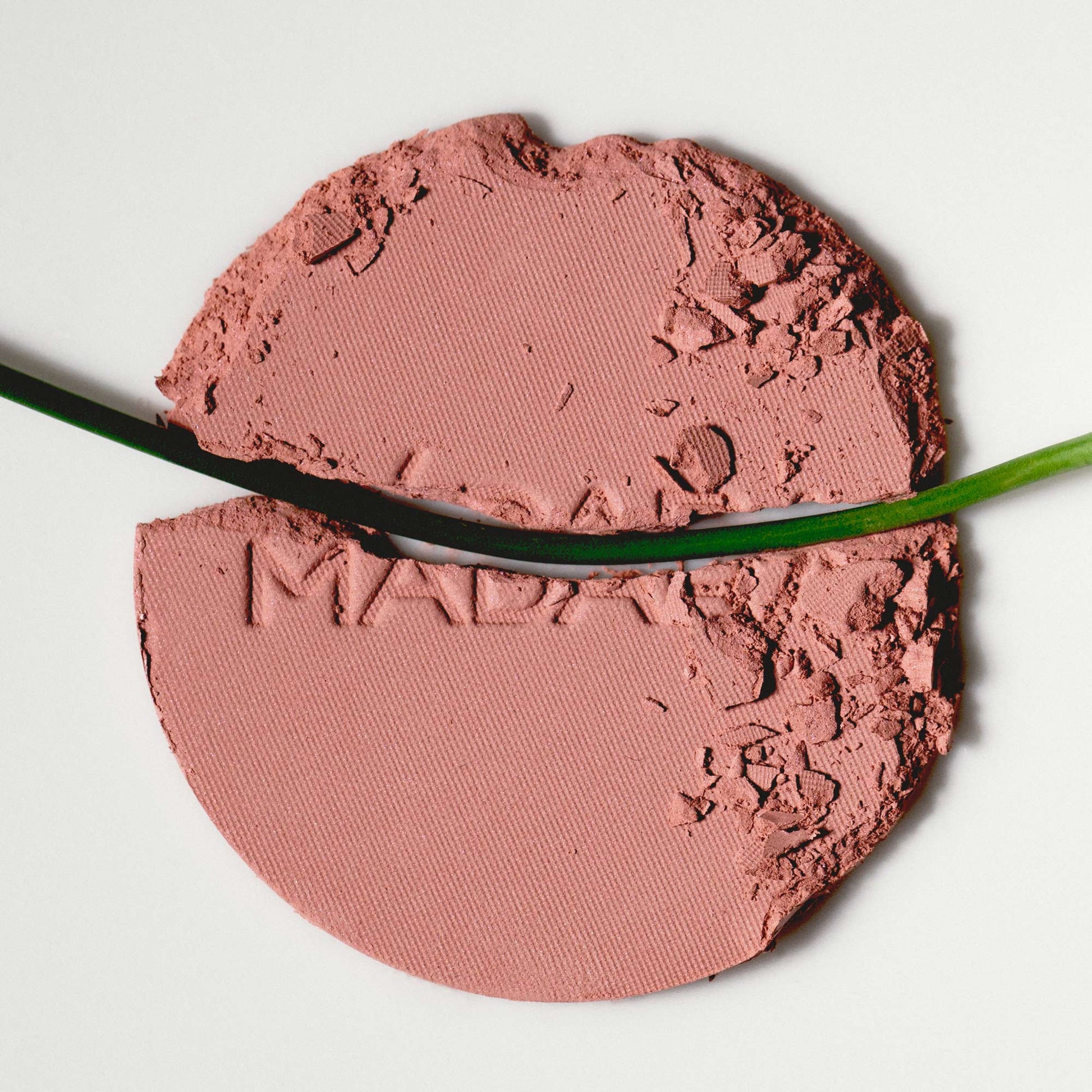 MADARA - MAGNETIC BLUSH mineral blush 6g - WERTE FREUNDE