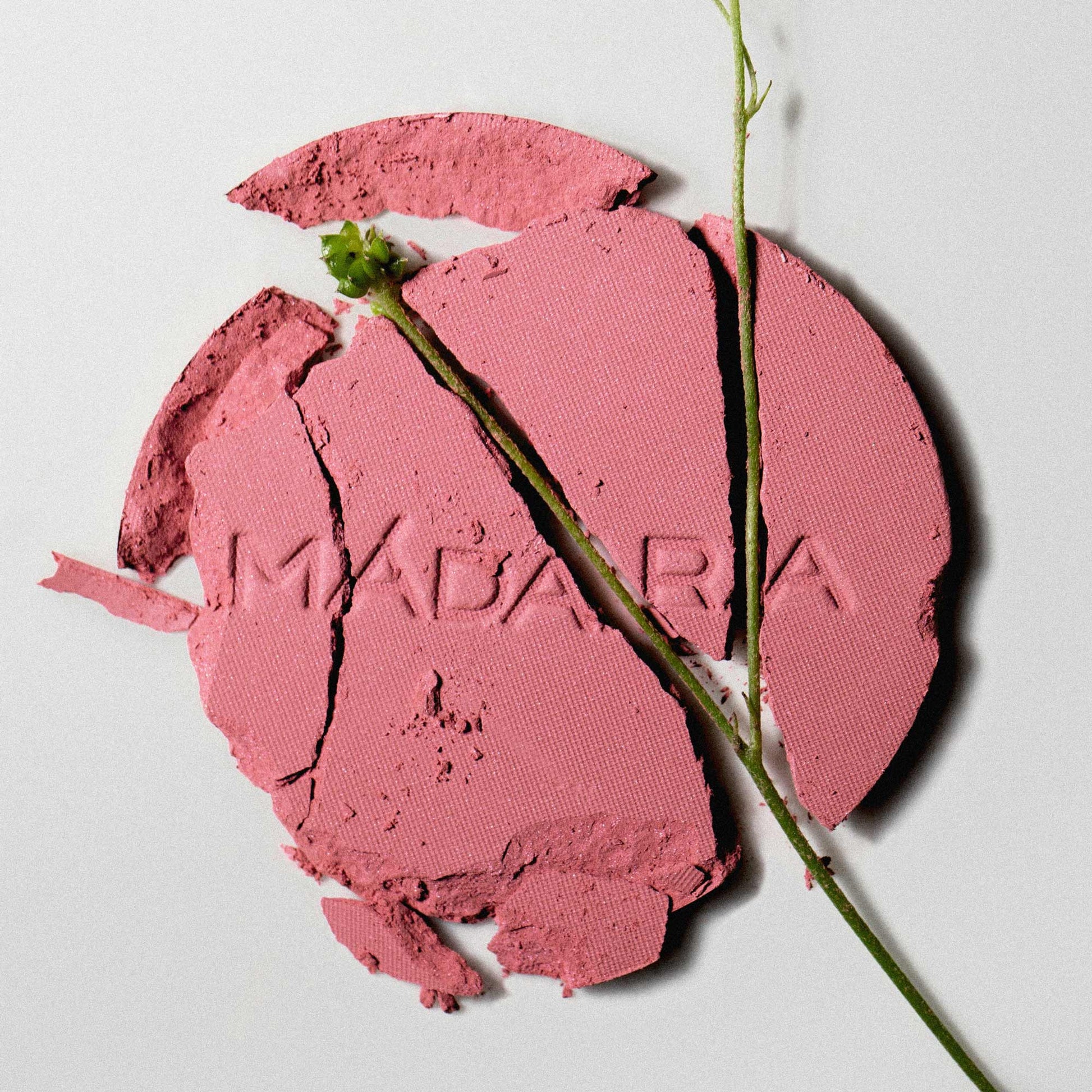 MADARA - MAGNETIC BLUSH mineral blush 6g - WERTE FREUNDE