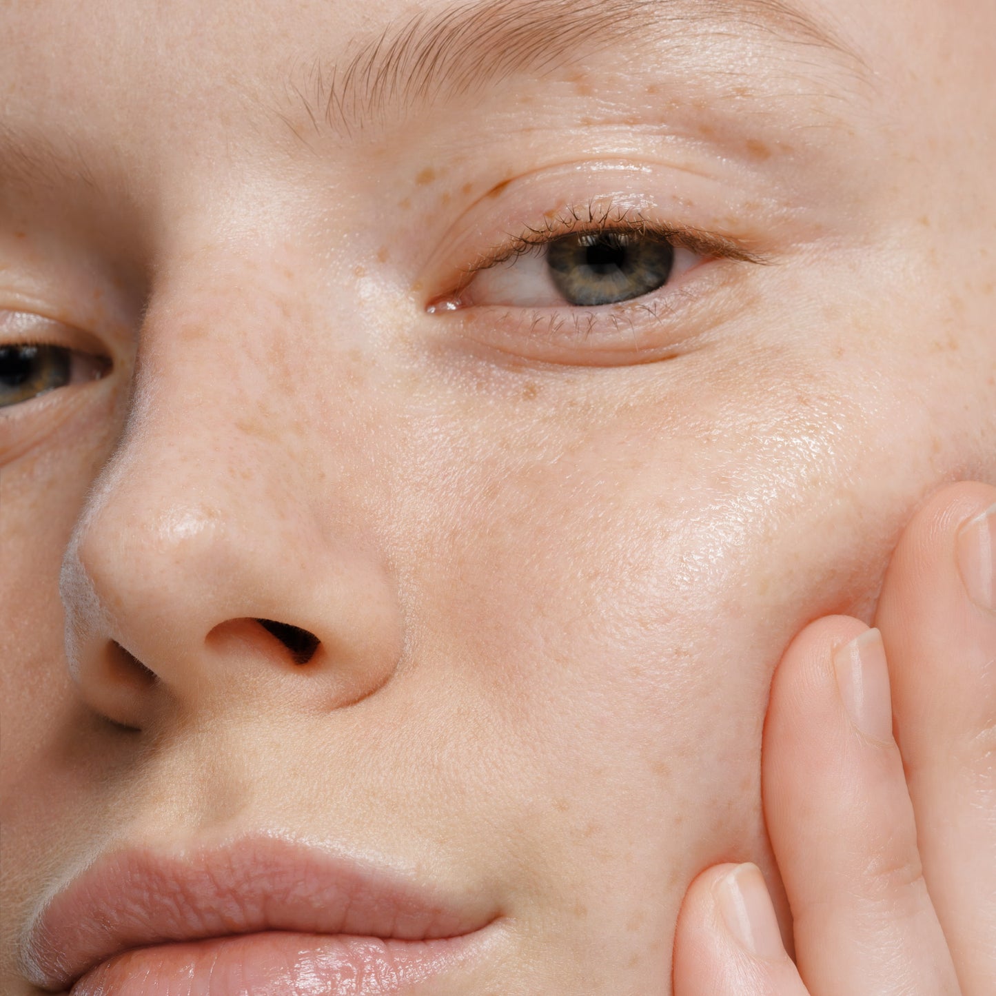 MADARA - Botanic Niacinamide Alternative 5-in-1 Serum 30 ml - WERTE FREUNDE