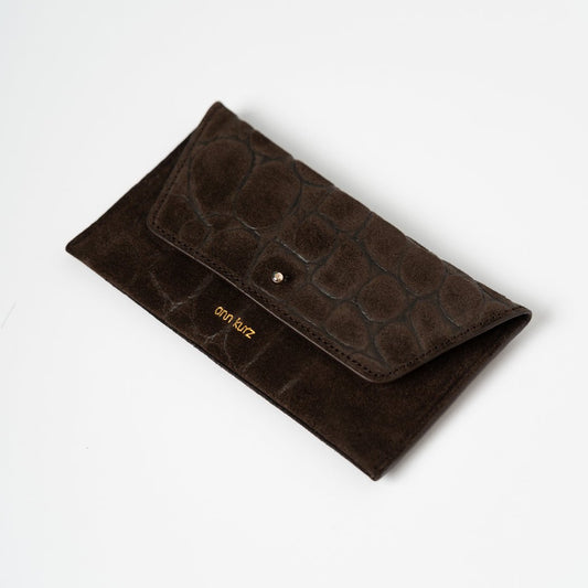 ann kurz - MINI ENVELOPE CROCO SUEDE MOCHA