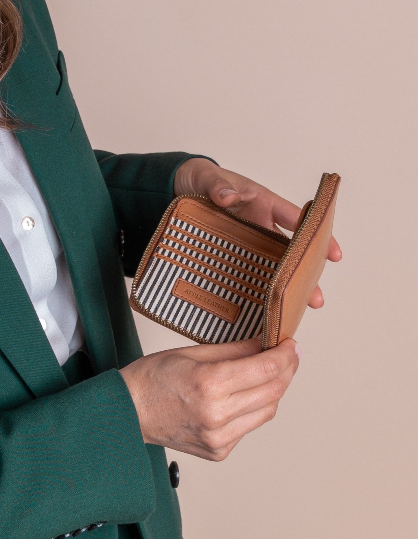 O MY BAG - SONNY SQUARE WALLET Apple Cognac - WERTE FREUNDE