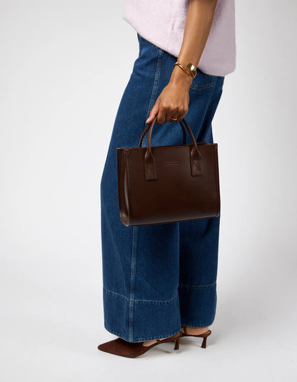 O MY BAG - Jackie Midi - Chocolate Classic Leather - WERTE FREUNDE