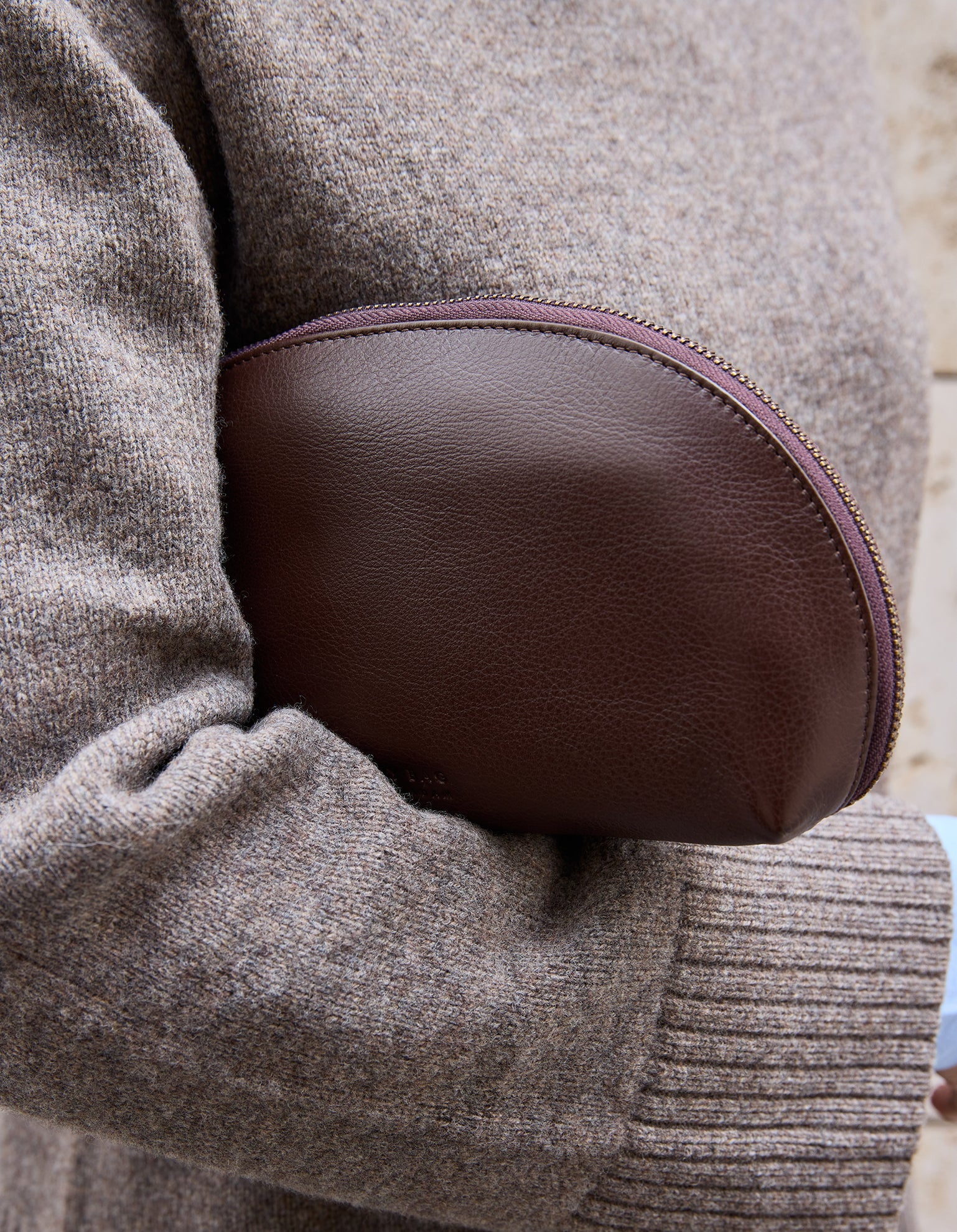 O MY BAG - Make up Case Medium - Chocolate Soft Grain - WERTE FREUNDE