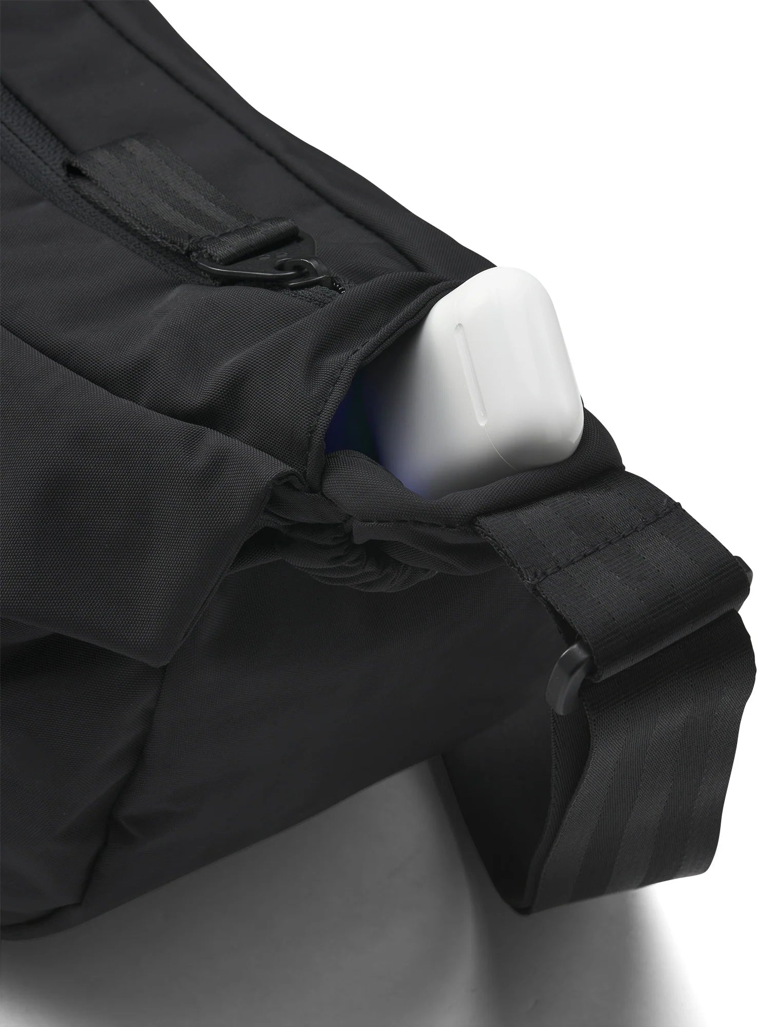 pinqponq - KRUMM Medium Shoulderbags Crinkle Black - WERTE FREUNDE