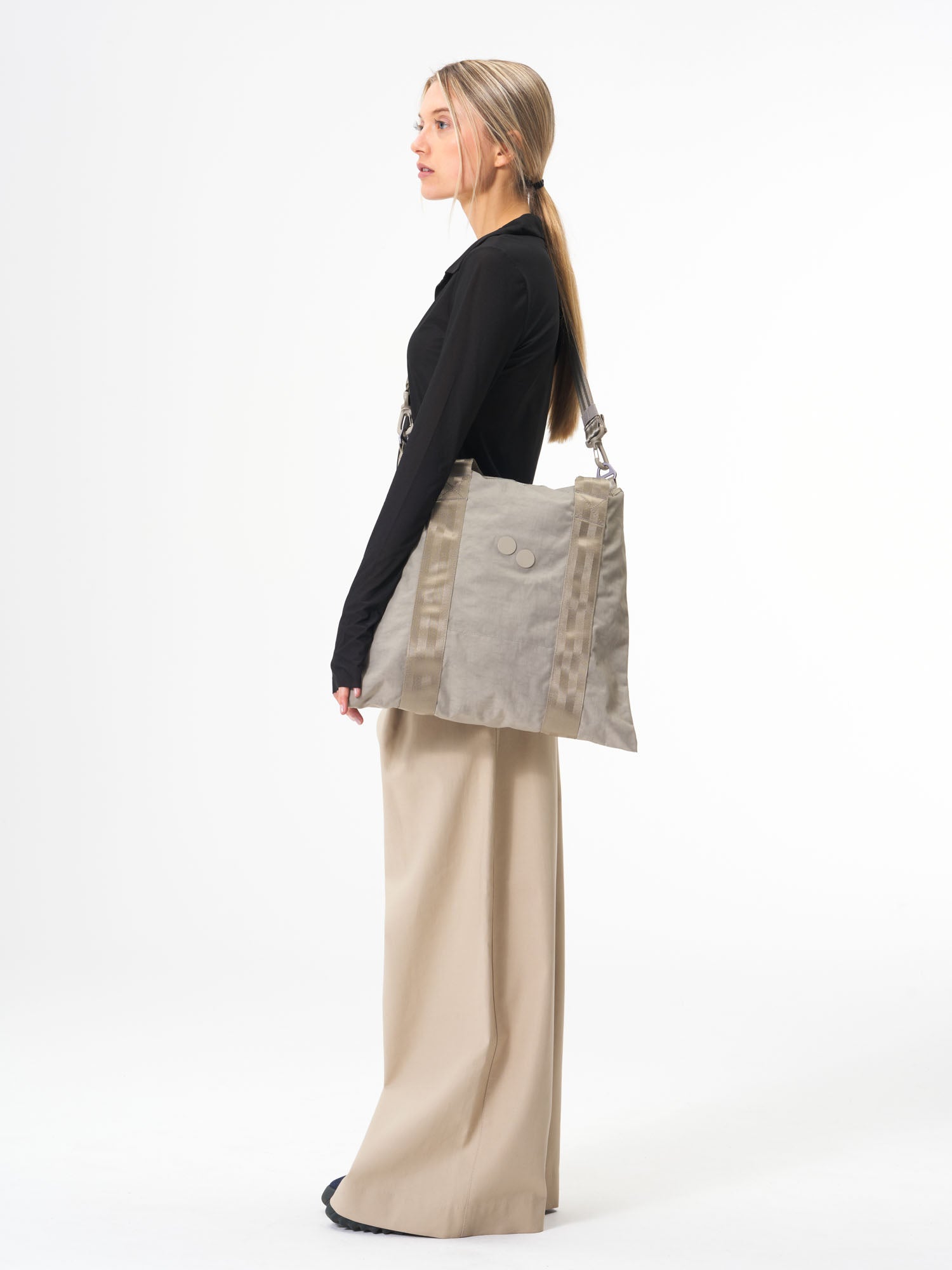 pinqponq - TOTE BAG Crinkle Taupe - WERTE FREUNDE