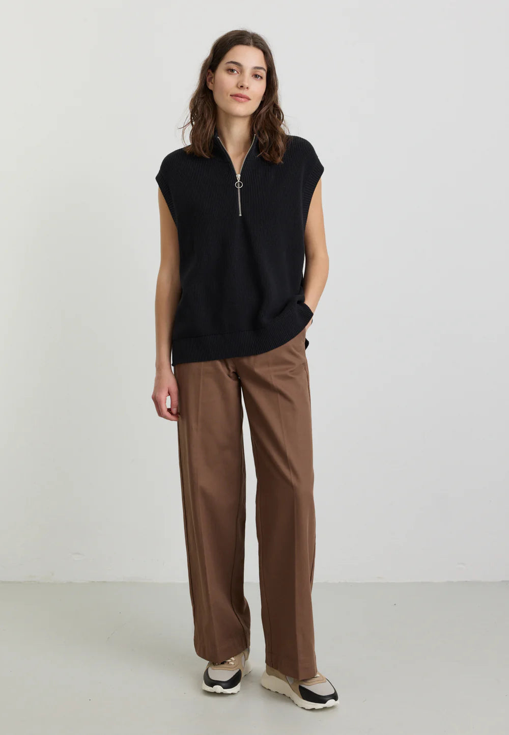 recolution - Pants LIGULARIA   coffee brown - WERTE FREUNDE