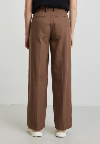 recolution - Pants LIGULARIA   coffee brown - WERTE FREUNDE