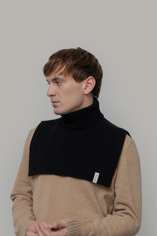 Rifo - Tobia Cashmere Neckwarmer Black
Ardesia - WERTE FREUNDE