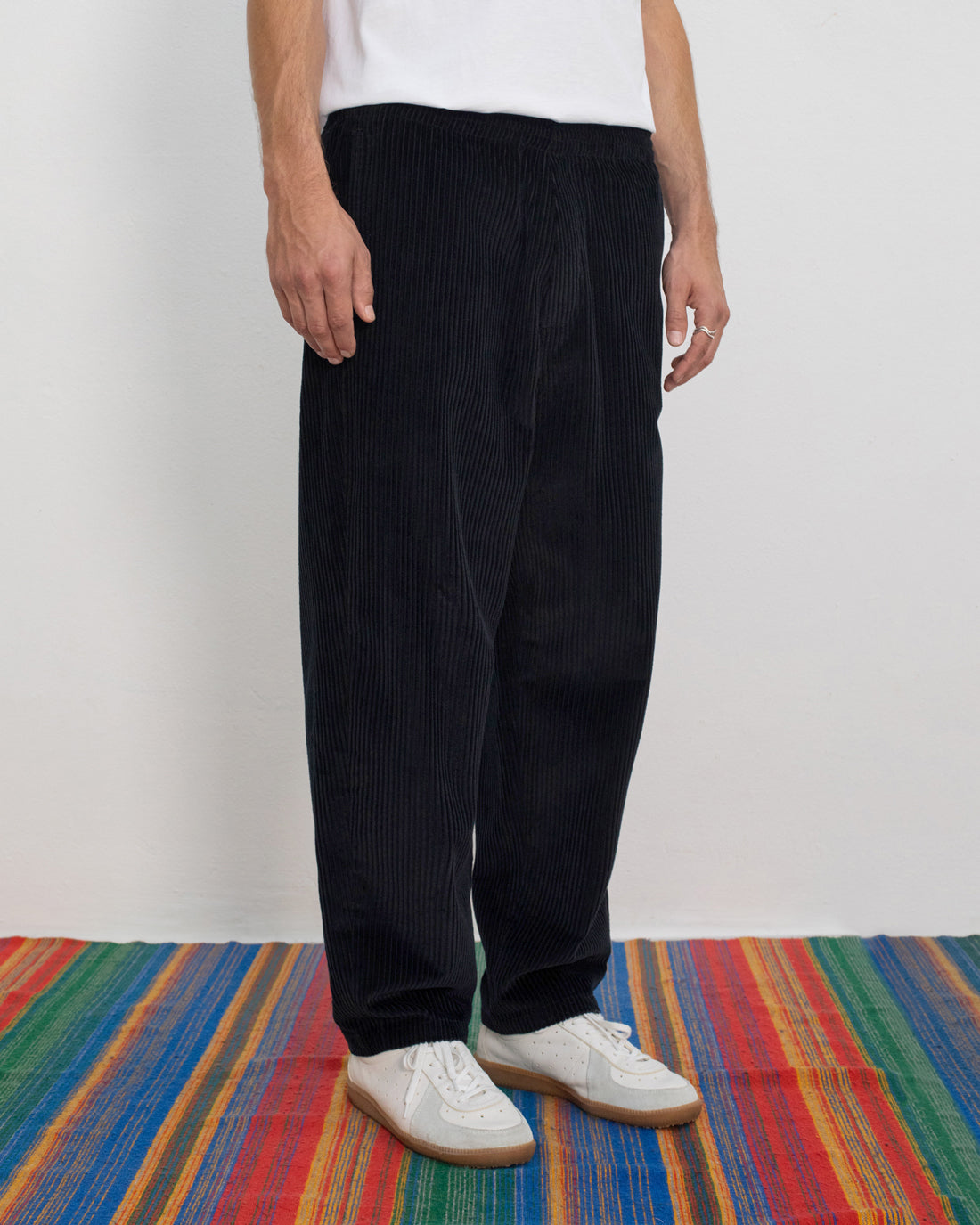 ROTHOLZ - Cord Wide Pant Organic Cotton True Black - WERTE FREUNDE