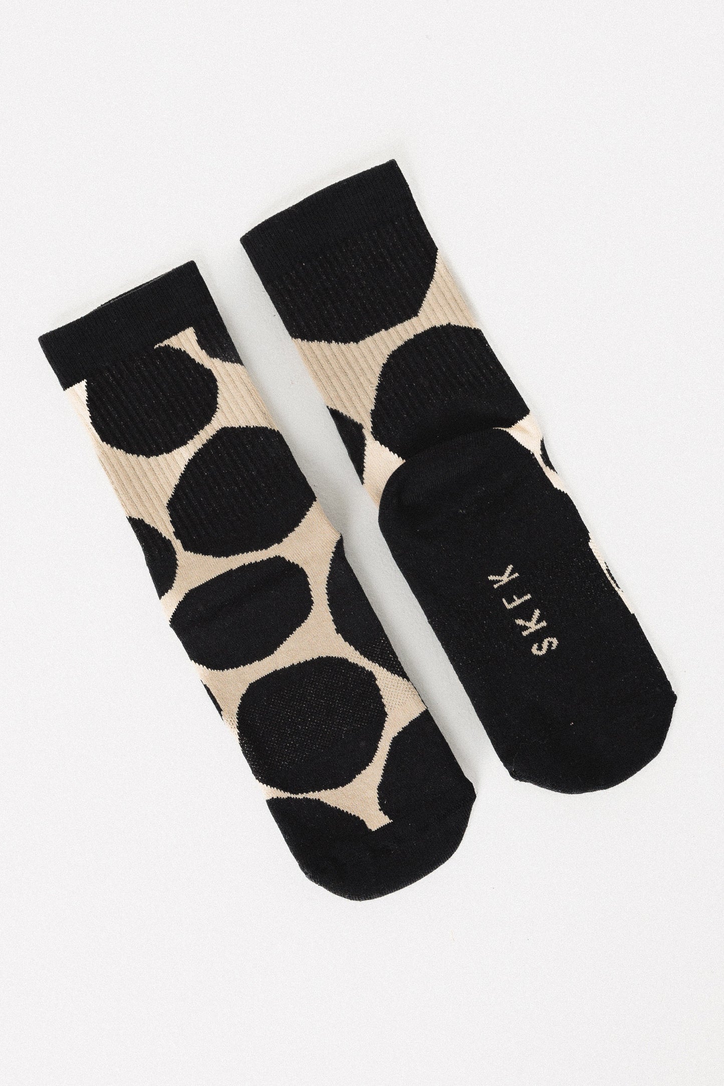 SKFK - EPEL SOCKS DOTS BEIGE-BLACK - WERTE FREUNDE