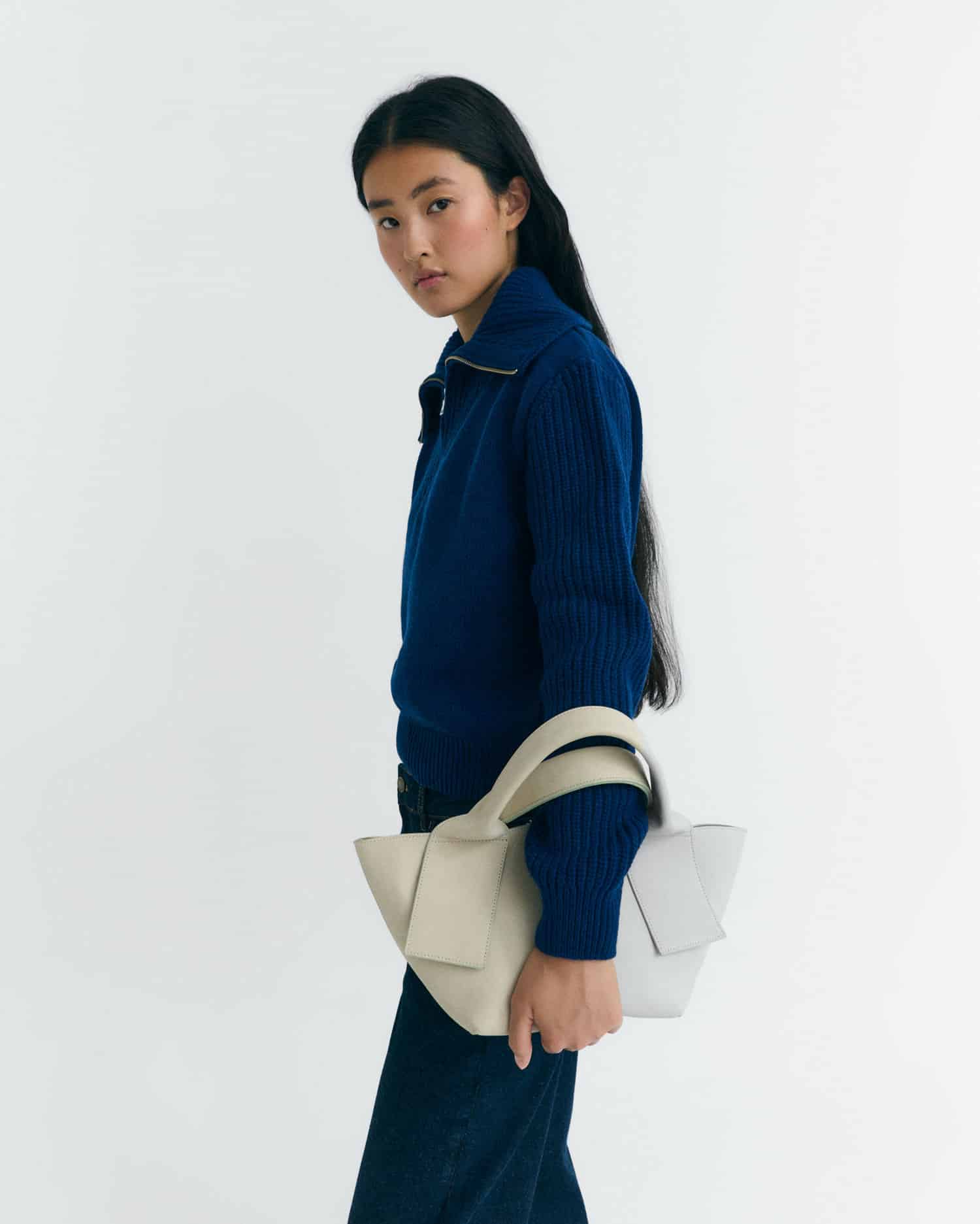 Thinking MU - INDIGO TANIT KNITTED SWEATER BLUE - WERTE FREUNDE