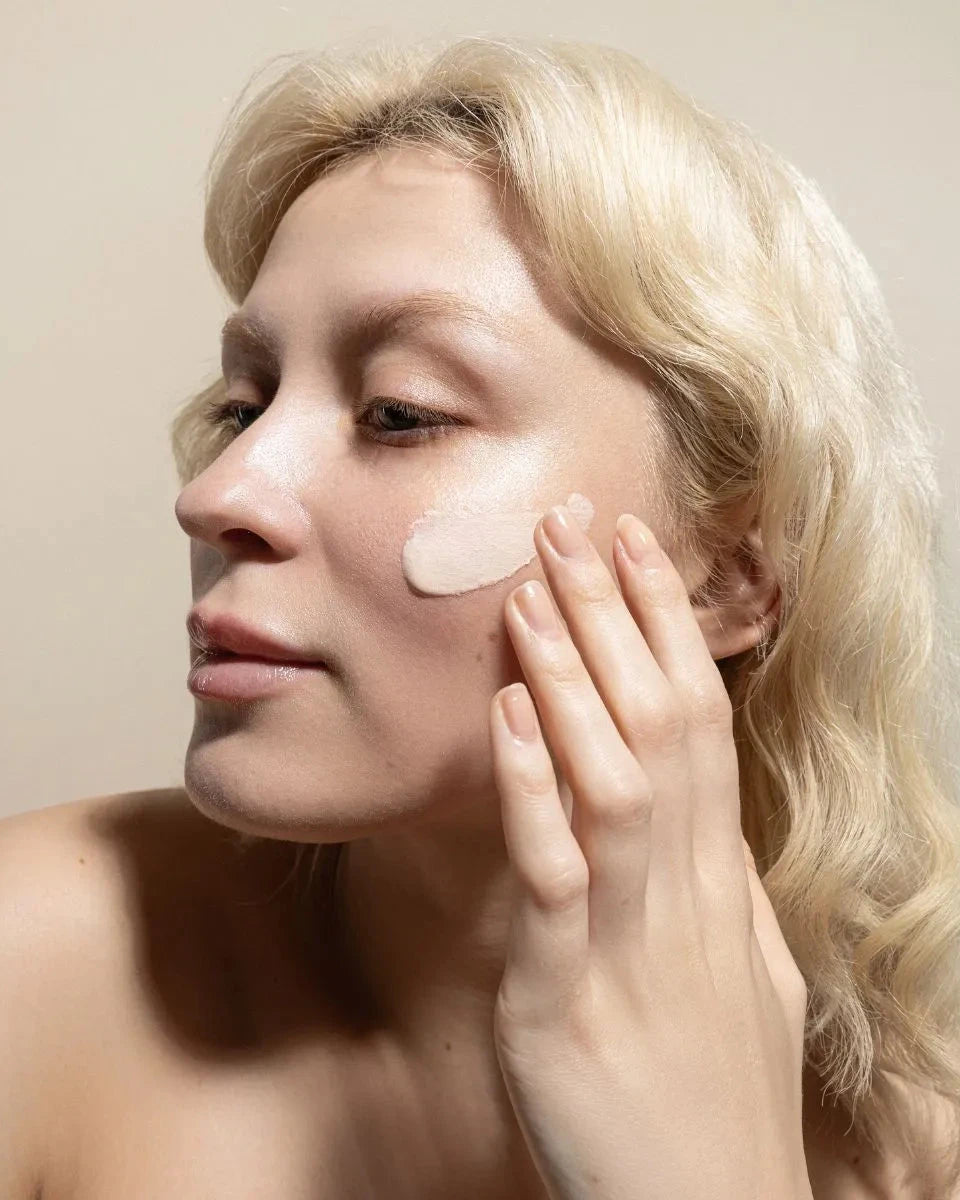 UOGA UOGA – ILLUMINATING PRIMER Comet Tail 30ml - WERTE FREUNDE