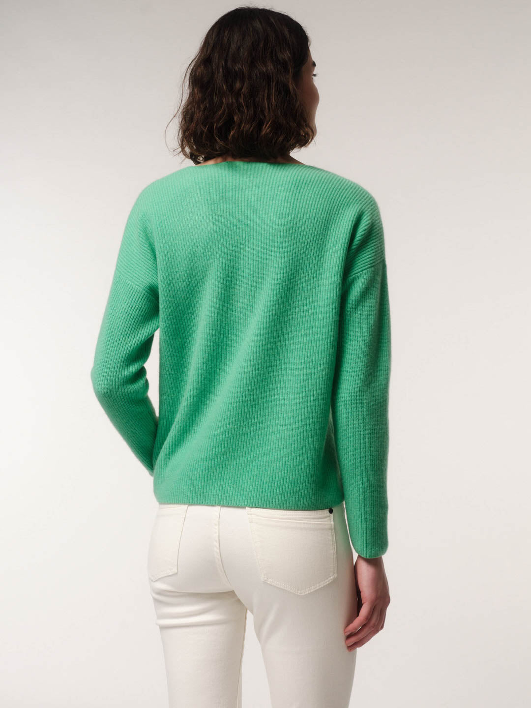 LANIUS - Pullover OCS mit V-Ausschnitt bright jade