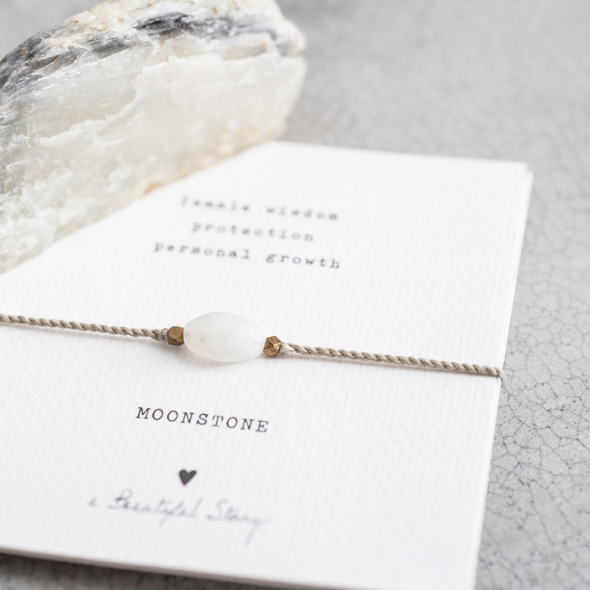 a beautiful story - Gemstone Card Moonstone goldfarben Armband - WERTE FREUNDE