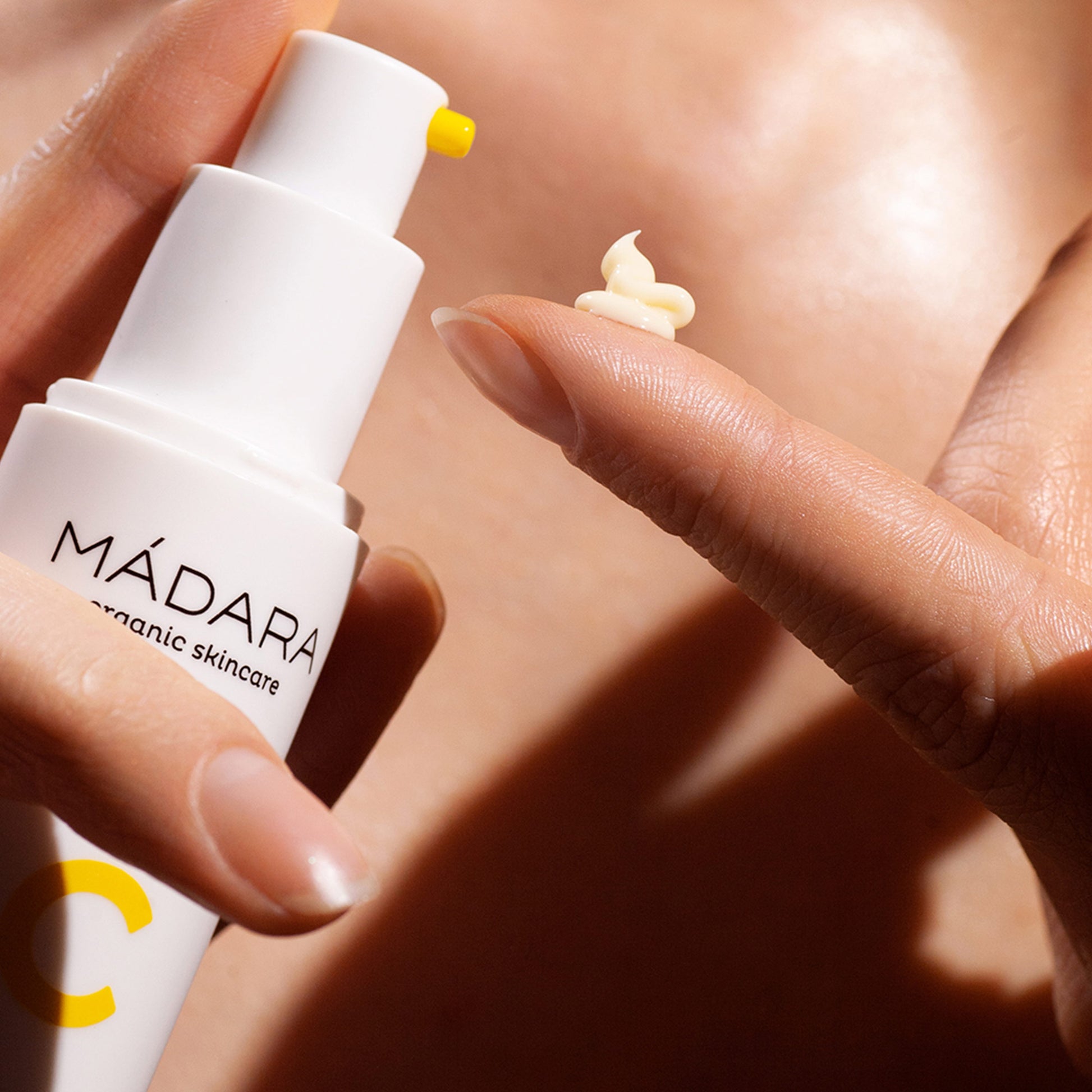 MADARA - VITAMIN C Illuminating Recovery Creme 50ml - WERTE FREUNDE