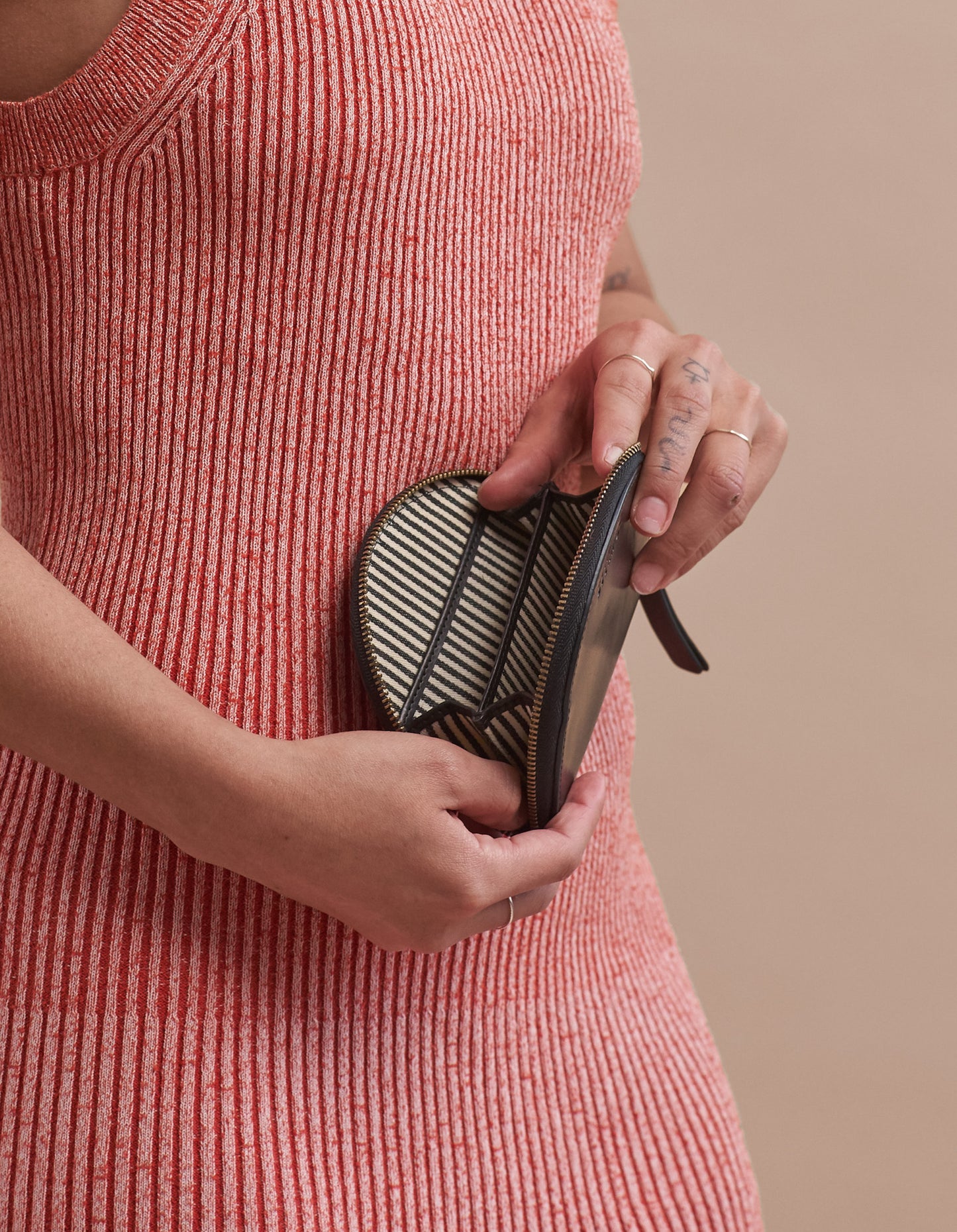 O MY BAG - Laura Purse Black Classic Leather - WERTE FREUNDE