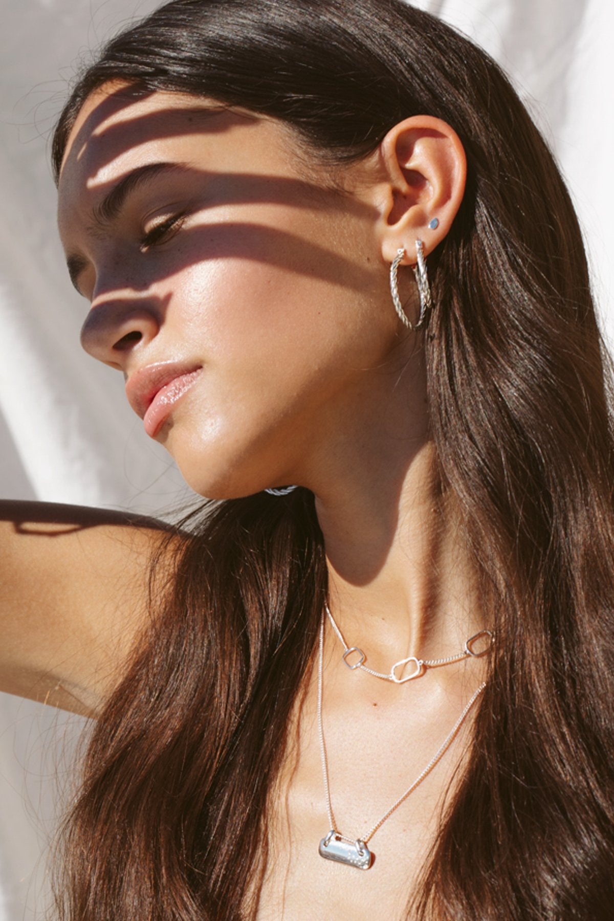 WILDTHINGS - Small twisted hoop earring silver 23mm 1 St. - WERTE FREUNDE